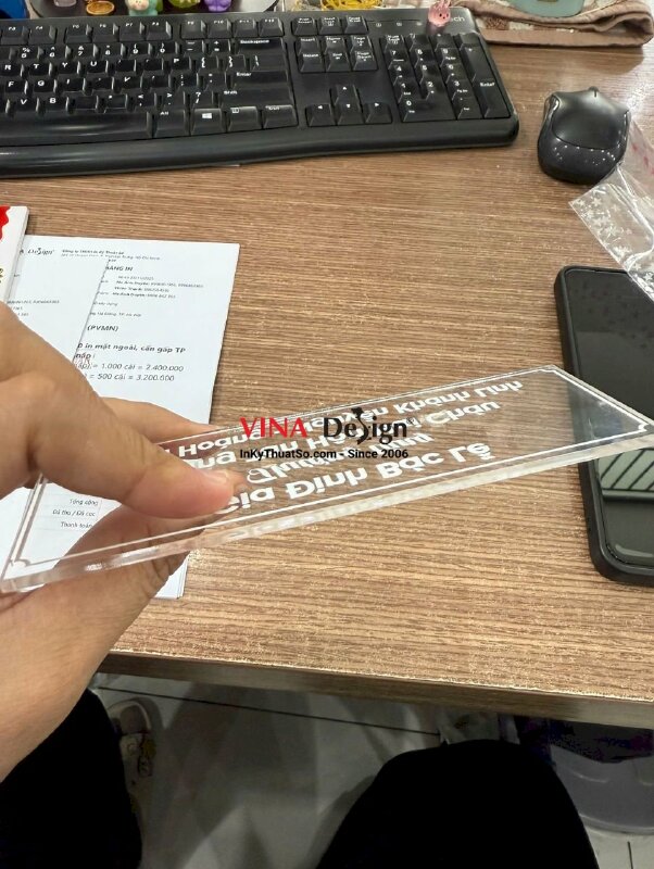 In thẻ Thương Tặng Mừng Tân Hôn Hai Cháu gắn quà cưới, Mica trong 5li in UV ngược, lót trắng nội dung - INKTS3721