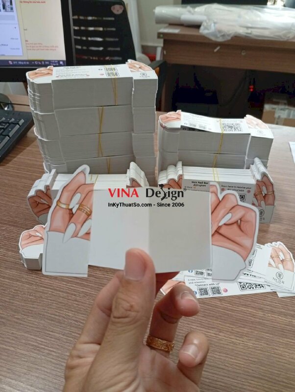 In tờ rơi quảng cáo kẹp lên kính xe hơi, tờ rơi tag gấp chủ đề Nail Spa, hàng gửi đi Mỹ - INKTS3777