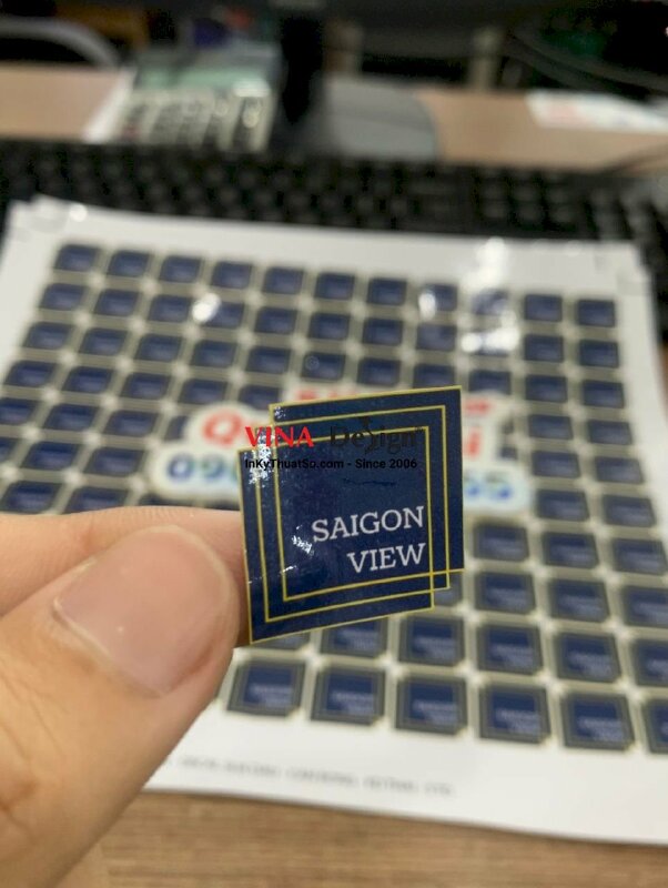 In Logo tem nhãn Decal sữa mực dầu, cán màng bóng, bế demi theo viền dễ bóc dán - INKTS992