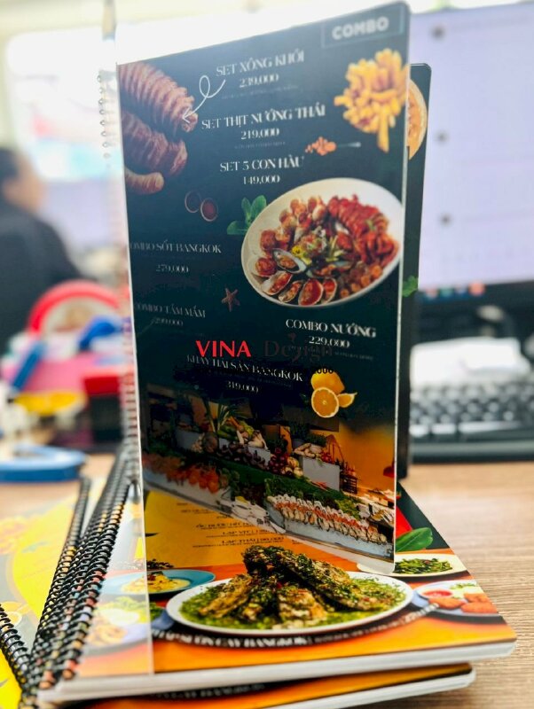 In menu nhà hàng Thái Lan, in thực đơn nhựa chống thấm, chống trầy xước cong vênh - INKTS842
