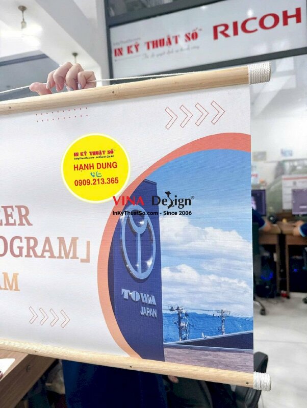 In poster banner Canvas mực dầu mờ, nẹp gỗ 2 đầu treo văn phòng công ty - INKTS3793