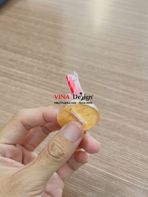 In standee mica trong hình linh vật hiến máu nhân đạo Việt Nam - INKTS3779