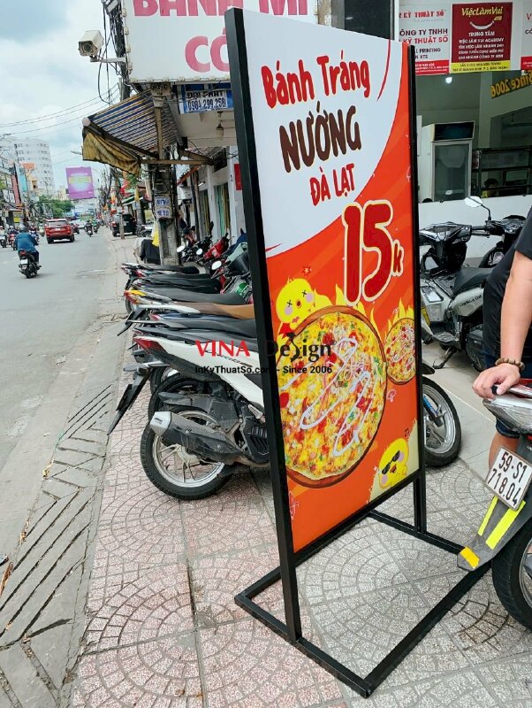 In standee sắt ngoài trời quán Bánh Tráng Nướng Đà Lạt - INKTS500