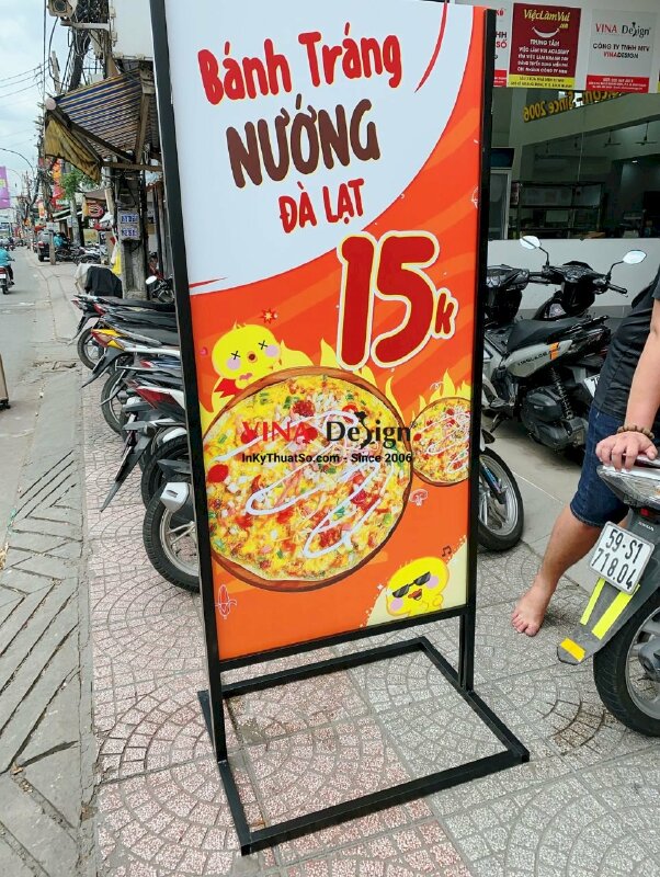 In standee sắt ngoài trời quán Bánh Tráng Nướng Đà Lạt - INKTS500
