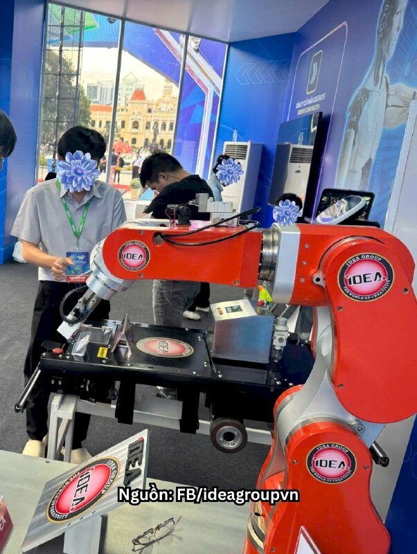 In tem logo công ty dán máy móc tham dự sự kiện, hội chợ, triển lãm - INKTS967