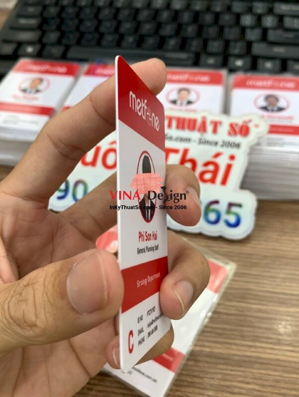 In thẻ nhân viên công ty nhà mạng viễn thông, hàng gửi từ TPHCM đi Campuchia - INKTS1011