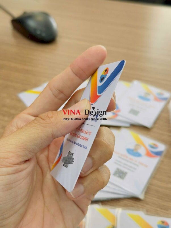 In thẻ nhân viên số lượng ít cho bất động sản chuyên cung cấp dịch vụ phòng cho thuê và căn hộ - INKTS3778