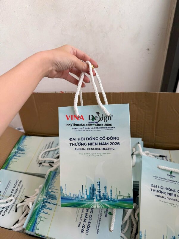 In túi giấy quà tặng sự kiện Đại hội đồng cổ đông thường niên công ty lọc hóa dầu - INKTS3788