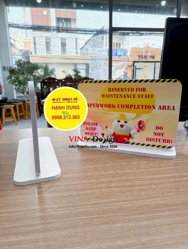 Mô hình Standee để bàn Formex thông báo khu vực dành riêng cho nhân viên, vui lòng không làm phiền - INKTS3804
