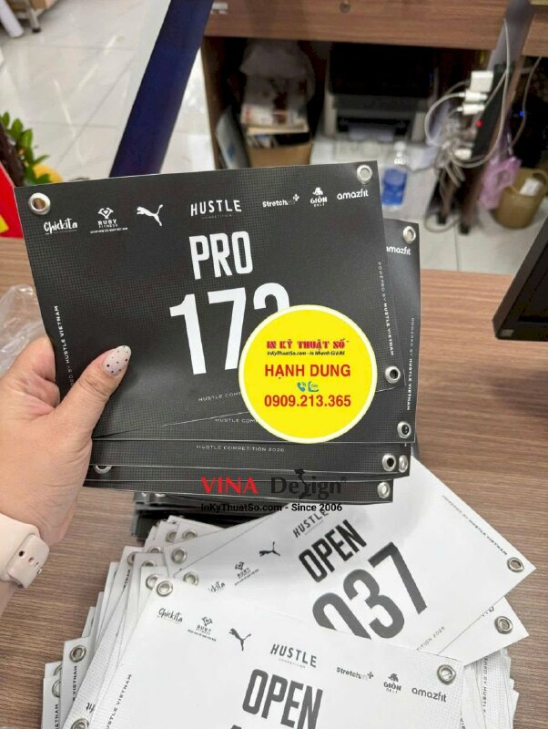 Running BIB giải chạy marathon đeo trước ngực áo vận động viên, in PP cán mờ, đóng khoen 4 góc - INKTS3825