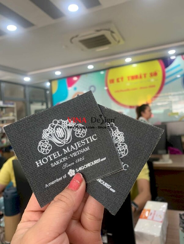 In lên da logo khách sạn, in chữ lên da (tấm da khách hàng cung cấp) - INKTS989