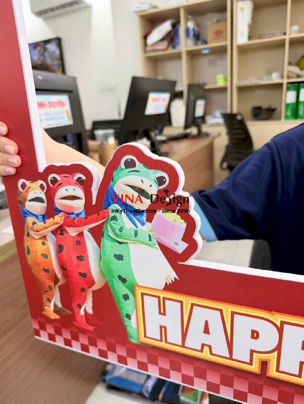 Khung chụp ảnh check in sự kiện sinh nhật Happy Birthday cho khách hàng đến quán nướng lẩu - INKTS3810