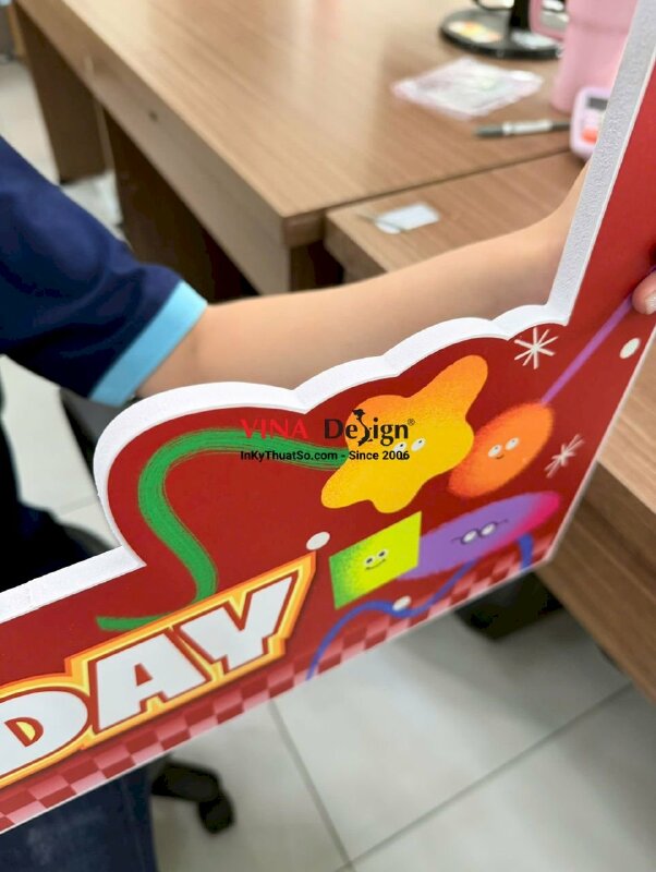Khung chụp ảnh check in sự kiện sinh nhật Happy Birthday cho khách hàng đến quán nướng lẩu - INKTS3810