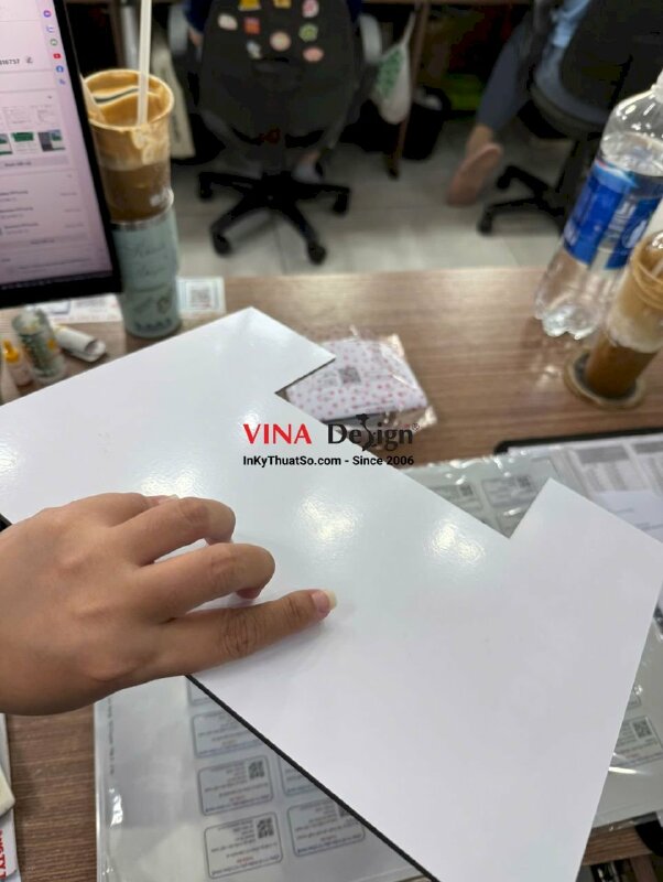 Làm mặt nạ Mica gắn màn hình cảm ứng, in Decal keo mặt trước, bế cán lên Mica trong 5li - INKTS3828