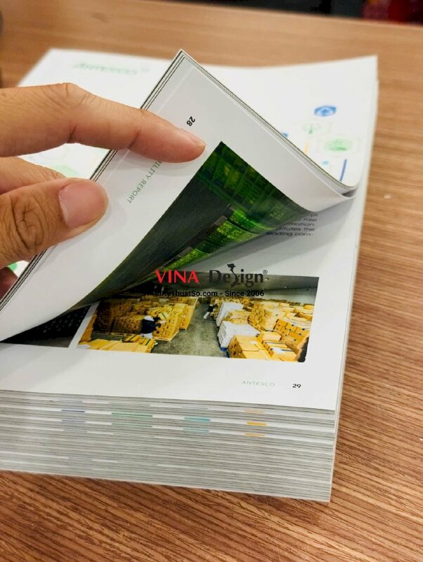 Quyển Sustainability Report Báo cáo phát triển bền vững ESG, in Catalogue 68 trang, khổ A4, dán keo gáy - INKTS21