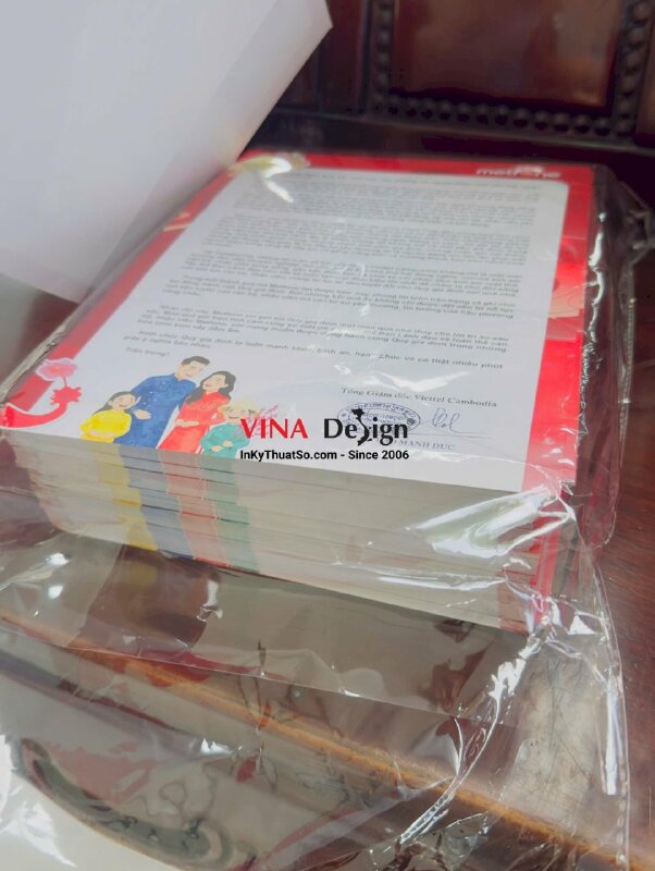 Set bao thư & thiệp chúc mừng Ngày Gia Đình Việt Nam cho công ty nhà mạng viễn thông, hàng gửi từ TPHCM đi Campuchia - INKTS3820