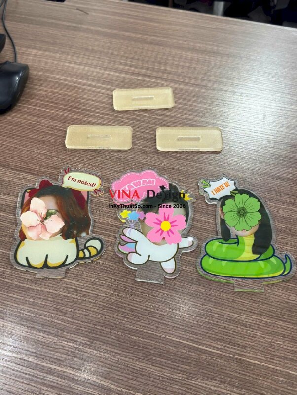Standee mica để bàn làm cho nhóm bạn thân, mô hình mica trưng bày in UV 1 mặt ghép face nữ - INKTS3824