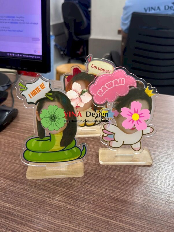 Standee mica để bàn làm cho nhóm bạn thân, mô hình mica trưng bày in UV 1 mặt ghép face nữ - INKTS3824