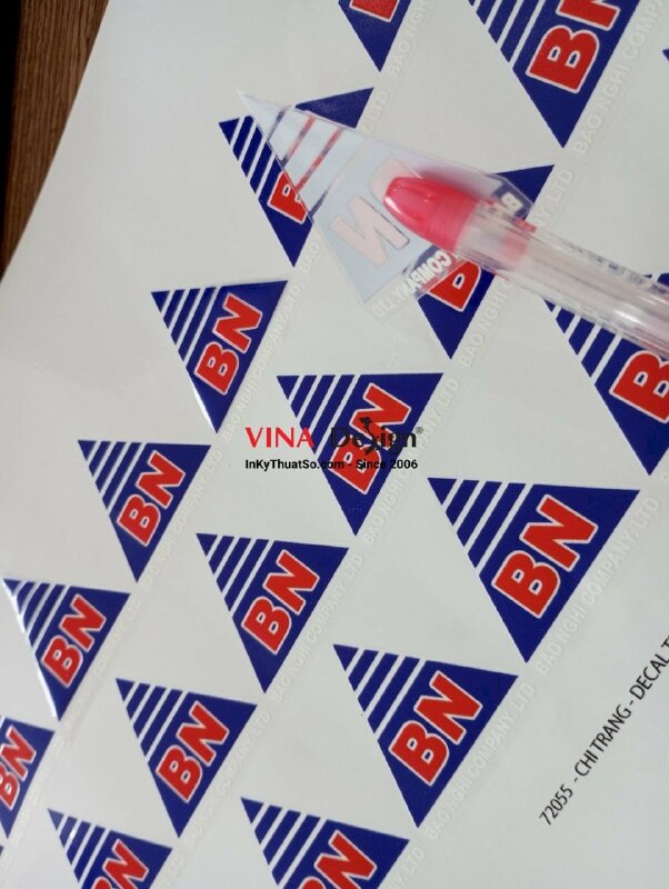 In logo công ty thiết bị công nghiệp, in tem logo hình tam giác - INKTS865