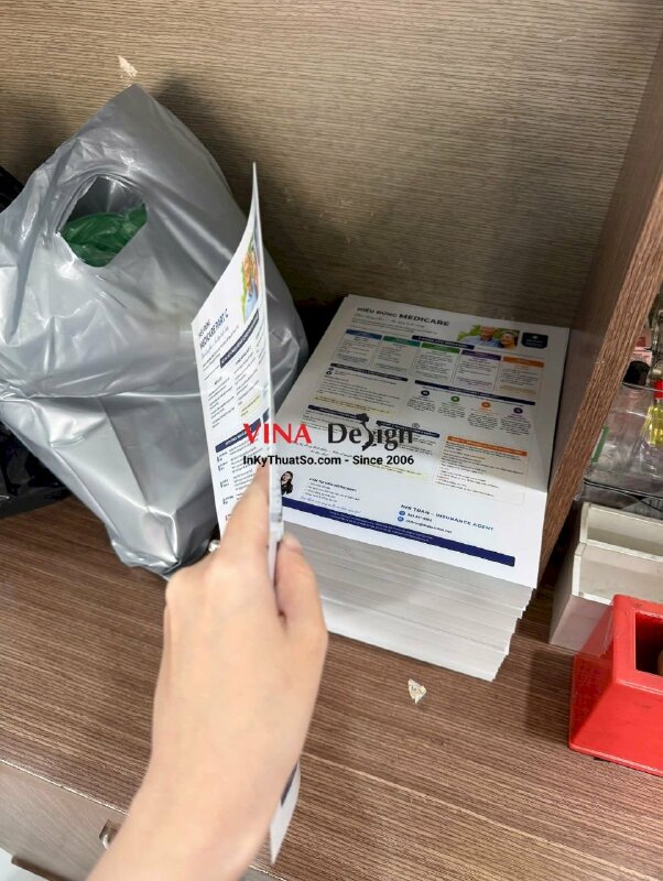 In tờ rơi bảo hiểm, in giấy cứng C250gsm, cán bóng - INKTS153