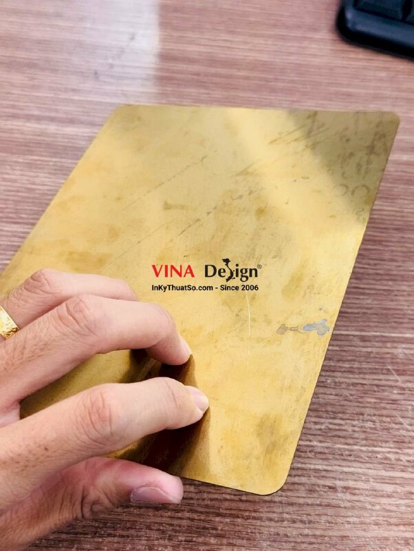 Làm bảng tên phòng giám đốc general manager có logo công ty, in UV phẳng inox xước vàng - INKTS3837