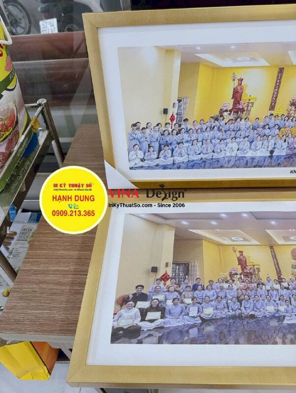 In ảnh kỷ niệm Khóa tu ngày an lạc tại Chùa, tranh Canvas mực dầu bóng, đóng khung viền vàng - INKTS3870