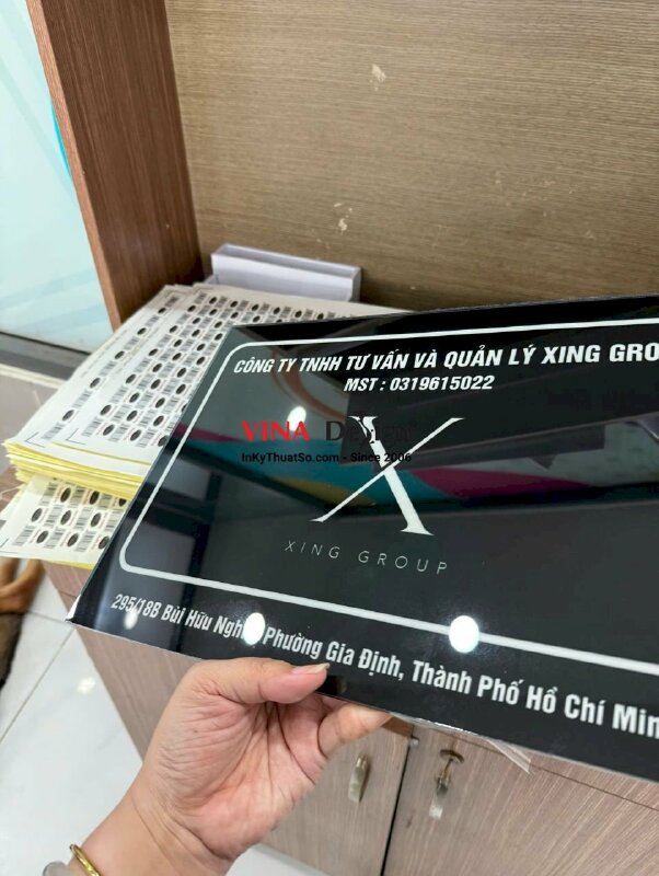 In bảng hiệu Mica trong cho công ty tư vấn và quản lý - INKTS3861