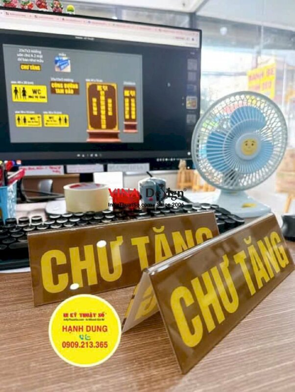 In bảng thông tin Mica chữ A để bàn chức danh Chư Tăng, standee Mica để bàn 2 mặt xem - INKTS3862