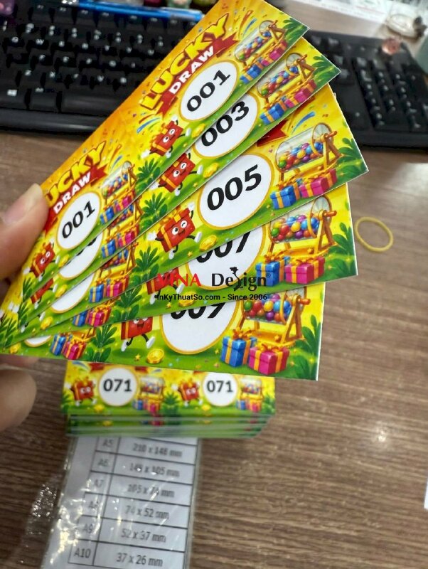 In phiếu rút thăm may mắn lucky draw, gập đôi cấn răn cưa 1 đường, đánh số nhảy - INKTS3875