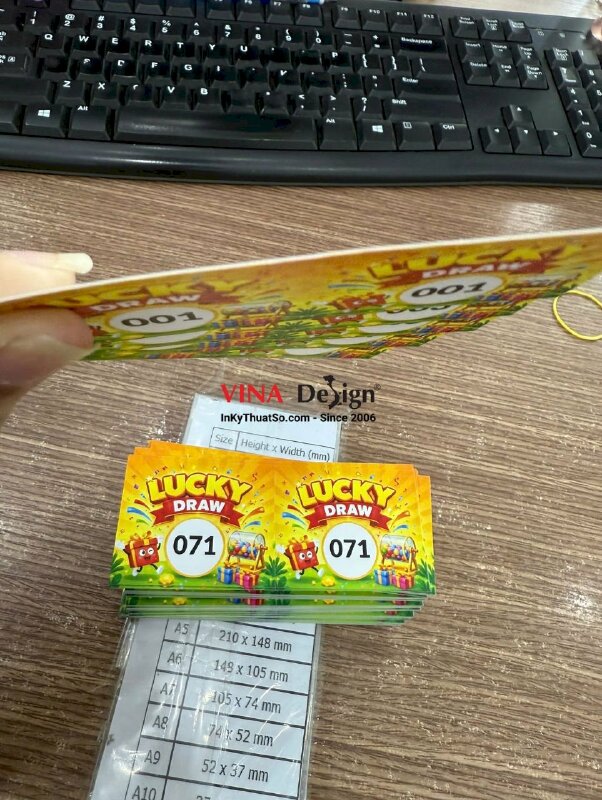In phiếu rút thăm may mắn lucky draw, gập đôi cấn răn cưa 1 đường, đánh số nhảy - INKTS3875