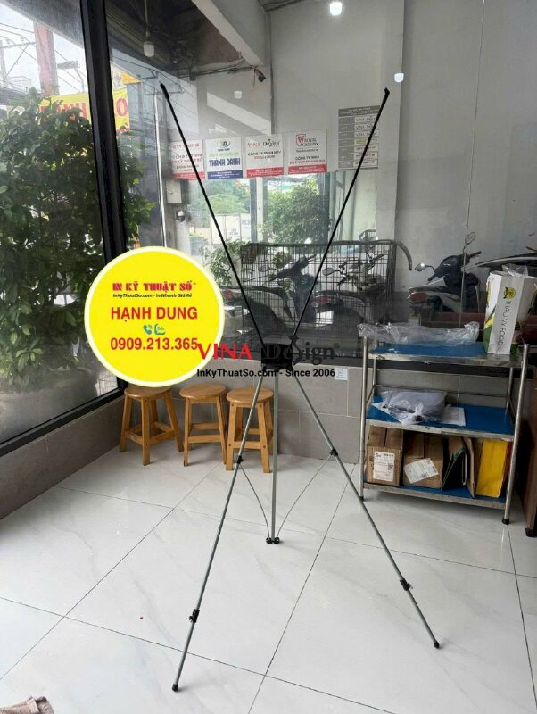 In Poster thanh lý hàng trưng bày, poster giảm giá in PP cán bóng, có bán khung dựng standee chữ X - INKTS3893