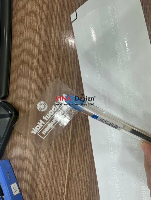In tem dán chai serum, tem decal trong in UV mực trắng dán thân chai serum 3ml - INKTS910