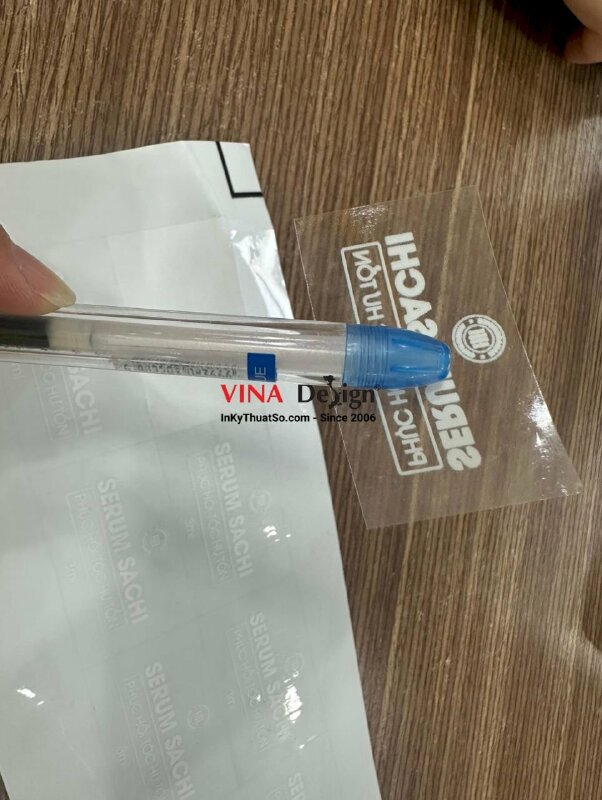 In tem dán chai serum, tem decal trong in UV mực trắng dán thân chai serum 3ml - INKTS910