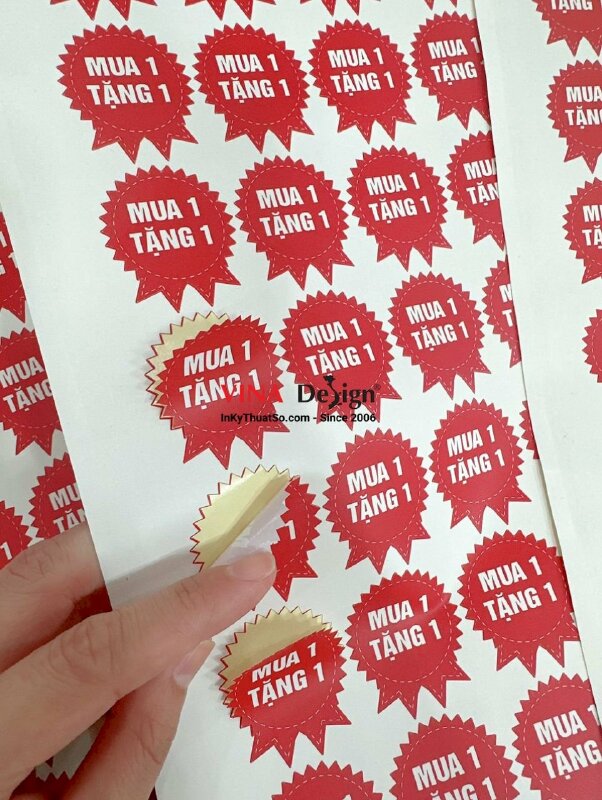 In tem khuyến mãi mua 1 tặng 1, sticker khuyến mãi bóc dán dễ dàng - INKTS895