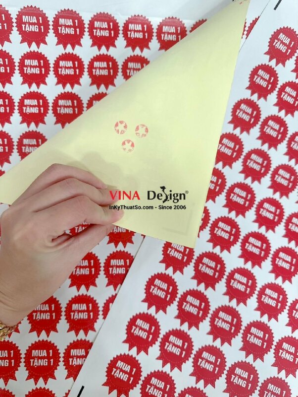 In tem khuyến mãi mua 1 tặng 1, sticker khuyến mãi bóc dán dễ dàng - INKTS895