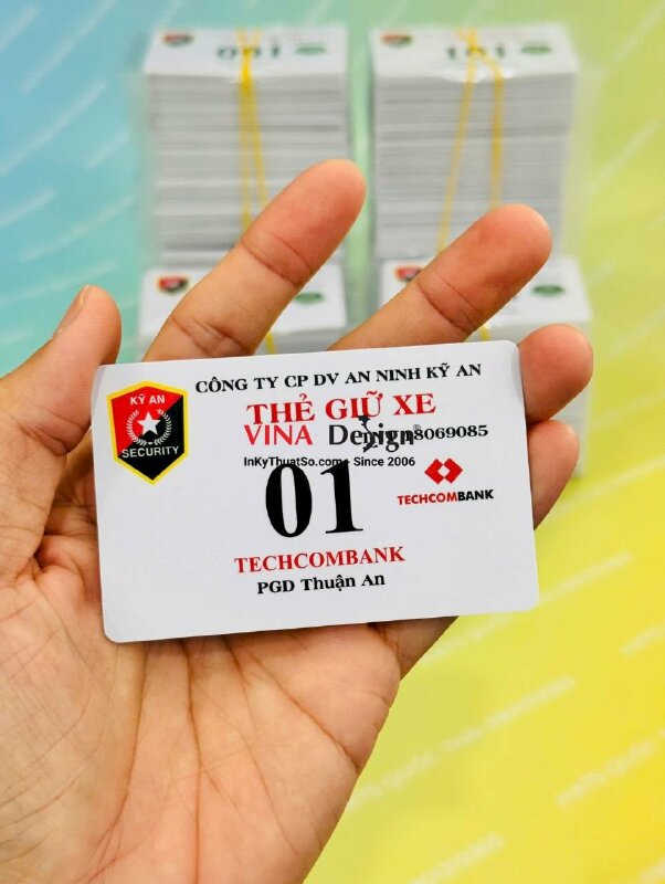In thẻ giữ xe nhựa PVC cho công ty dịch vụ an ninh, có đánh số nhảy 2 vị trí - INKTS3910