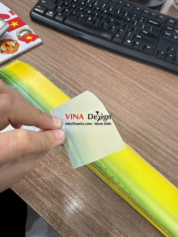In băng rôn đeo đầu cổ vũ sự kiện kỷ niệm 34 năm thành lập công ty, ngân hàng - INKTS3929