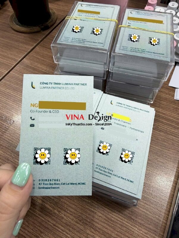In business card ép kim Co-Founder & Chairman & CEO, ép kim 1 mặt phần tên - INKTS3932