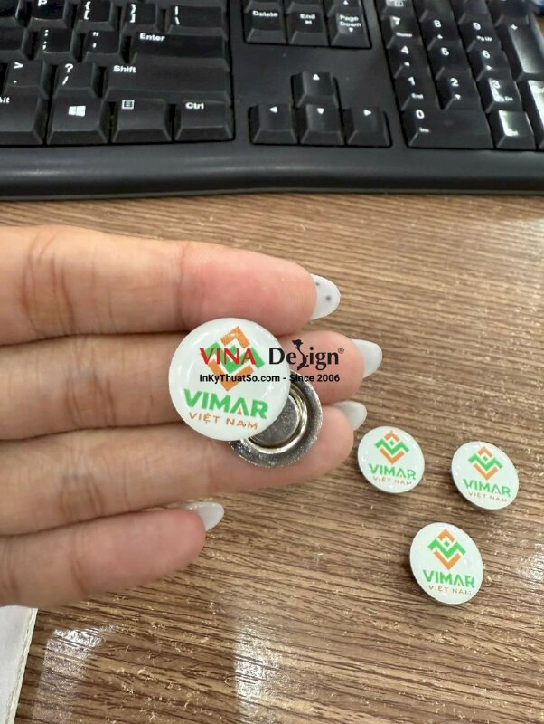 In logo huy hiệu cài áo cho công ty nông nghiệp sản phẩm thú y, thủy sản, huy hiệu gắn nam châm - INKTS3924