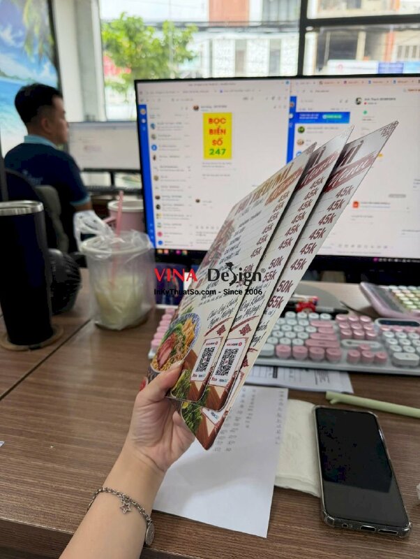 In menu quán hủ tiếu mì, tấm menu cầm tay nhựa dày in 2 mặt, cán mờ - INKTS3914