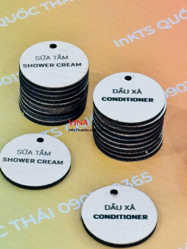 In tag gỗ gắn chai Sữa tắm Shower cream, Dầu xả Conditioner, Dầu gội Shampoo (thẻ gỗ tròn khách đưa) -  INKTS3922