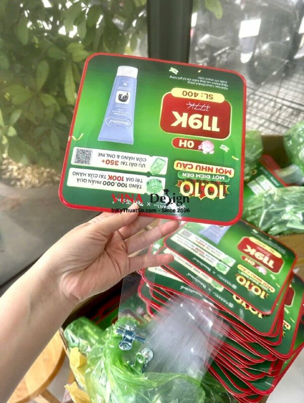 In Wobbler dây kẹp nhựa trong giới thiệu sản phẩm dược mỹ phẩm - INKTS3918